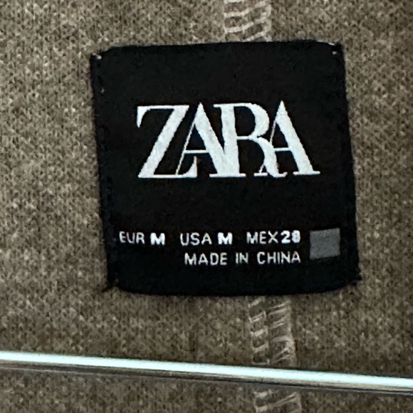 Med/spring/winter coat. Medium. Beautiful, classic and a practical piece. - Picture 1 of 5